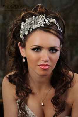 Looking for OVER THE TOP, DRAMATIC wedding jewelry for a reasonable price.