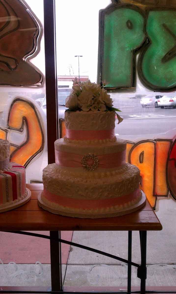 Brooch for wedding cake