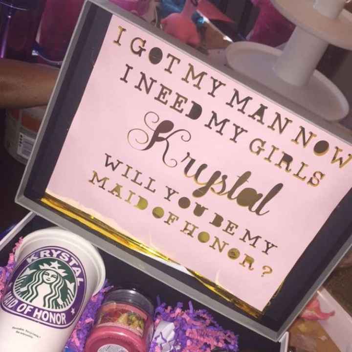 Uniform labels or no labels?