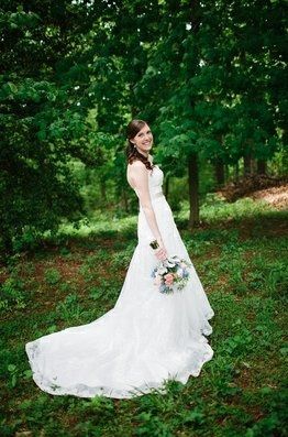 SMY favorite wedding dress pic.