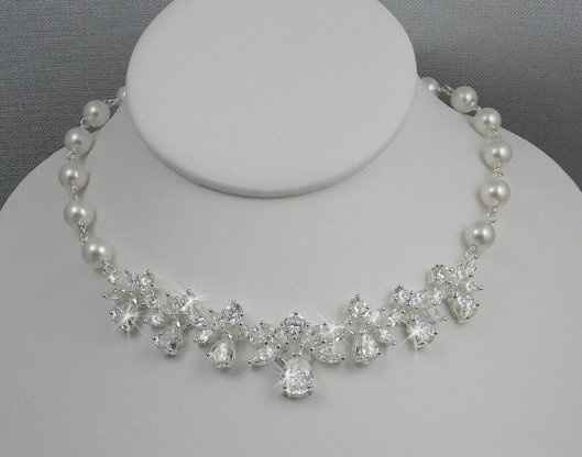 Oooooh, SHINY! Let's see your wedding bling!