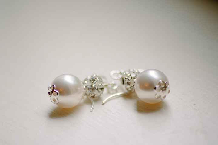 Oooooh, SHINY! Let's see your wedding bling!