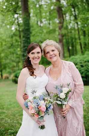 Let's see your flowers/bouquets/bouquet alternatives!