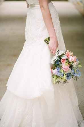 Let's see your flowers/bouquets/bouquet alternatives!