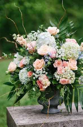 Show me your.... floral pedastals/urns?