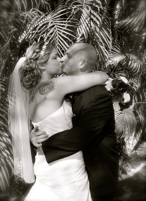 Finally have my wedding pics :) **PIC heavy**