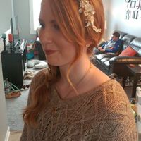 Veil, headpiece, or flower crown? - 1