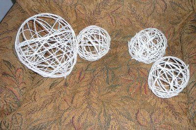 My string balls are done!!! and I have my aisle decor figured out! **PICS**