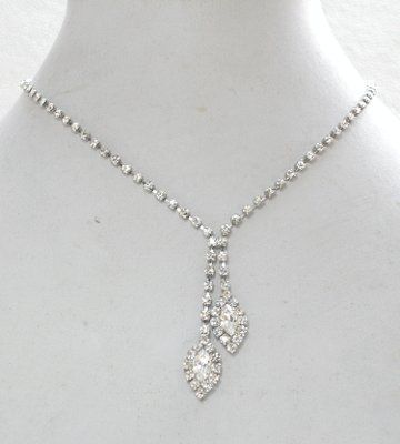 I need a necklace to match my earrings! Google help please!