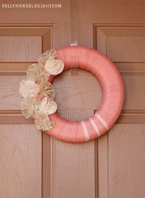 I'm about to make a yarn wreath!