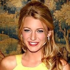 Find pics for me please. Straight hair.