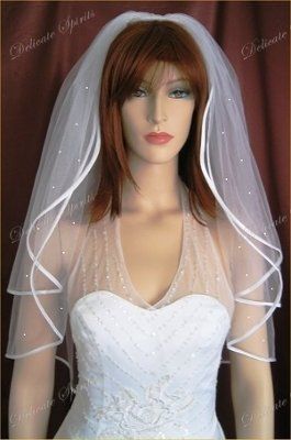 Pics with me and my dress on-I need some ideas for hair,veil, jewerly etc :)