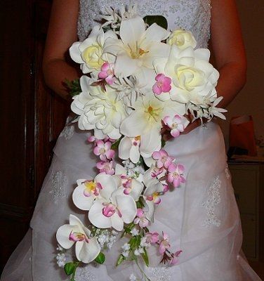 What can you use fake flowers for that will go un-noticed