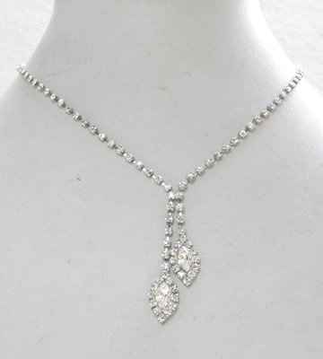 I need a necklace to match my earrings! Google help please!