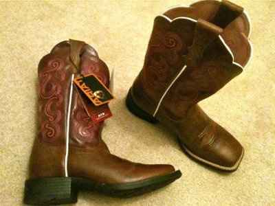 Ladies with boot knoweldge, I need you again ASAP!!! *PICS*