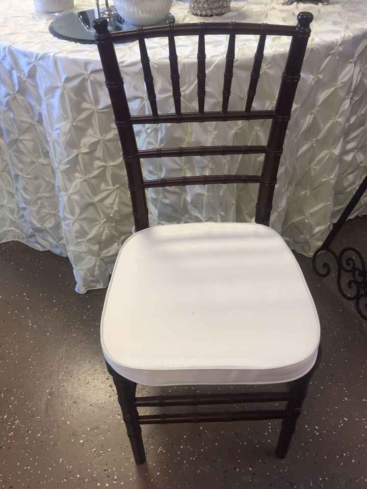 To chiavari or not to chiavari