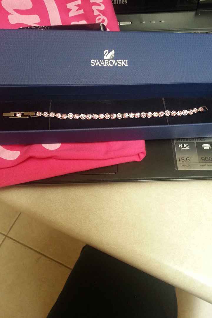 I found my earrings now to find the necklace. What are you wearing? Pic please