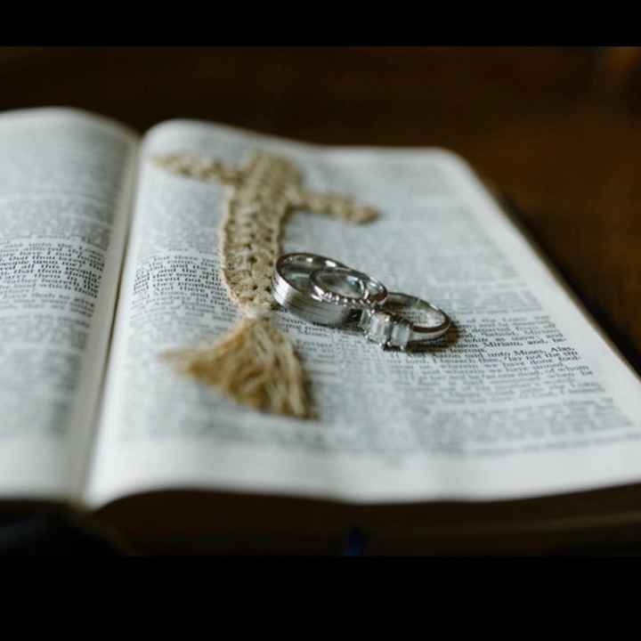 Pro BAM! Yaaaay for wedding pics!!