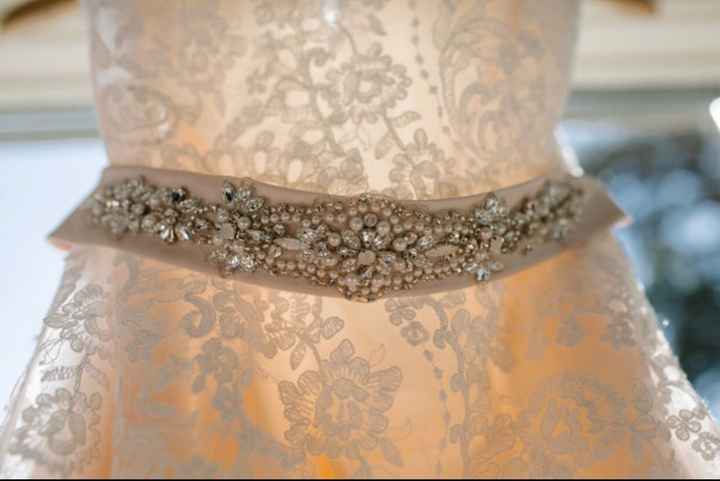 Pro BAM! Yaaaay for wedding pics!!