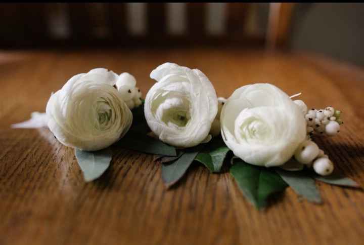 Pro BAM! Yaaaay for wedding pics!!