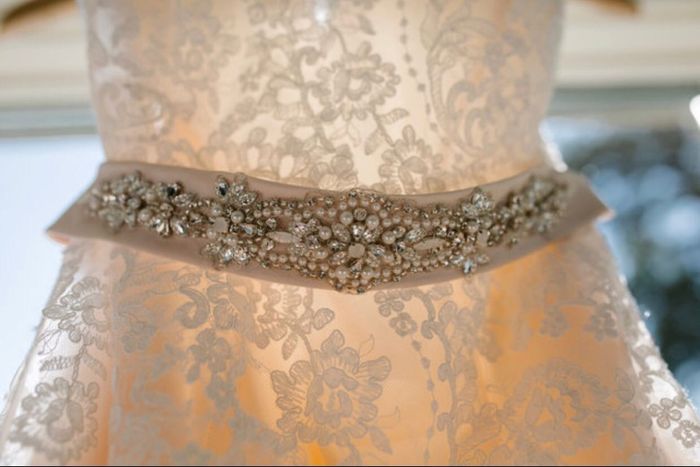 Pro BAM! Yaaaay for wedding pics!!