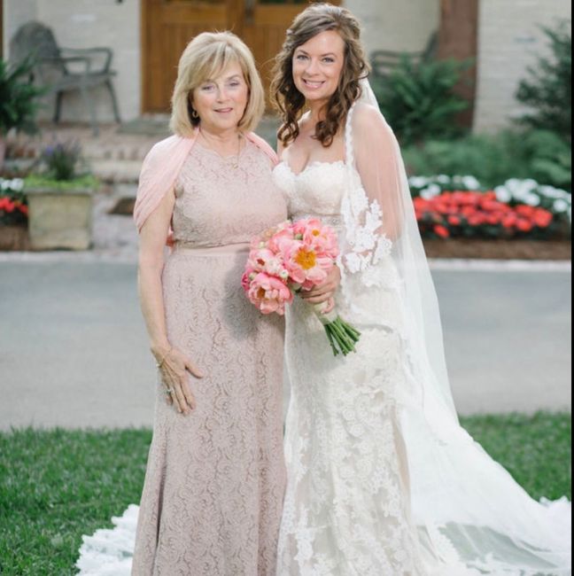 Pro BAM! Yaaaay for wedding pics!!
