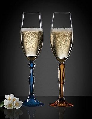 champagne flutes - anyone find a pair they love?