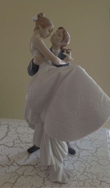Cake topper