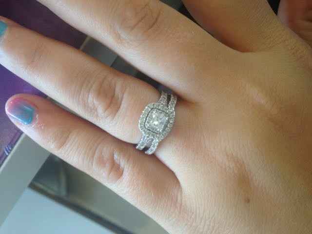 Halo e-ring wedding bands