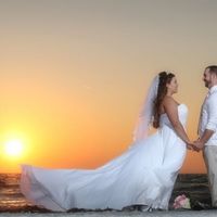 Beach brides: veil or no veil?