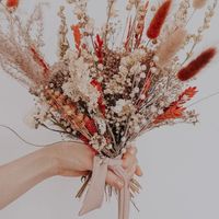 Buy bouquets or diy bouquets? - 1