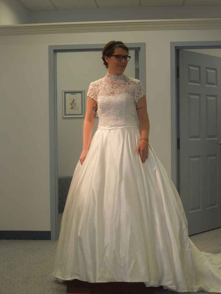 My Dress is In!! (with pics)