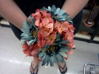 Is it wrong to have fall colors at a summer wedding?