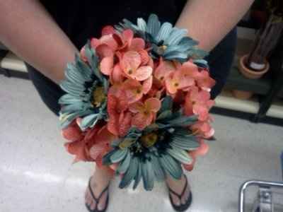 Is it wrong to have fall colors at a summer wedding?