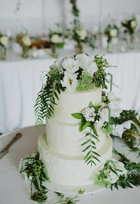 Wedding cake greenery 4
