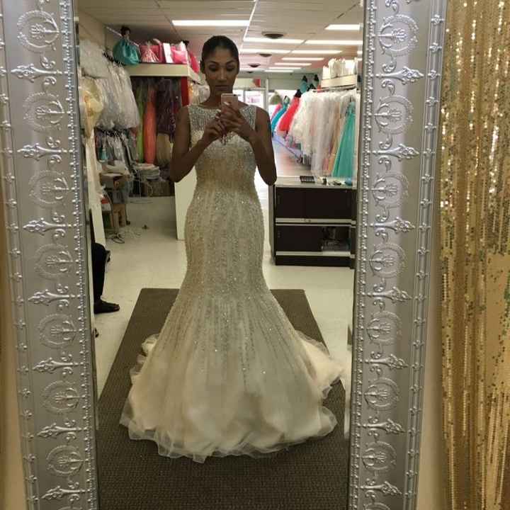 Ok ladies... Drop a pic of your BEAUTIFUL DRESSES