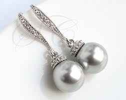 I need help deciding on jewelry! Would you do pearls or bling? (pic included)
