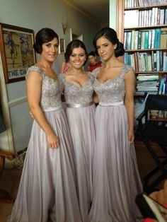 In search of this dress... or inexpensive look alike!!