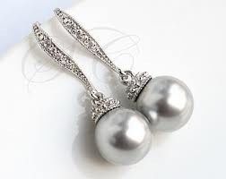 I need help deciding on jewelry! Would you do pearls or bling? (pic included)