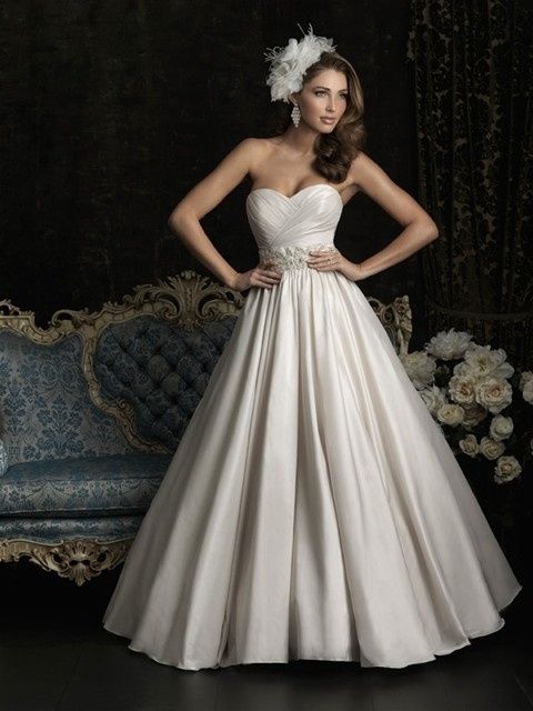 Would LOVE to see your ball gown dresses!