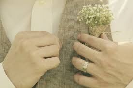 Who is making their boutonnieres?