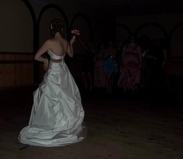 MARRIED!!!! w/ pics!!