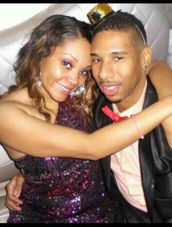 Share a photo... (pic)