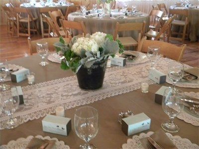 Burlap as Vintage Wedding Decor?
