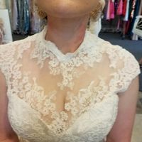 itchy lace neckline