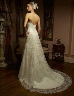 What does your dress look like? Post pics or give style number. I want to know what the trend is!
