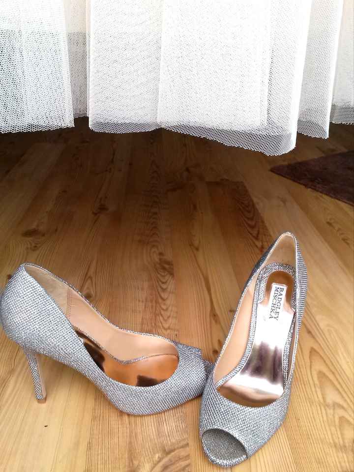 Got my dress & shoes today! Pix!