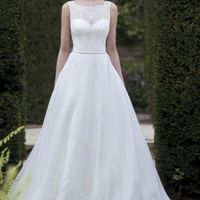 Wedding dress to cover the chest