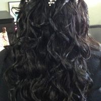 Does anyone have long curled hair trial pics?