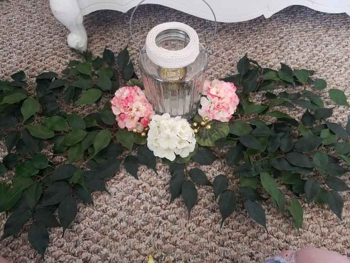 Anyone using lanterns in your centerpieces? - 1